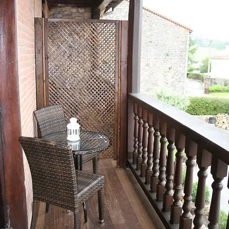 Πανσιόν Trisileja En 3*