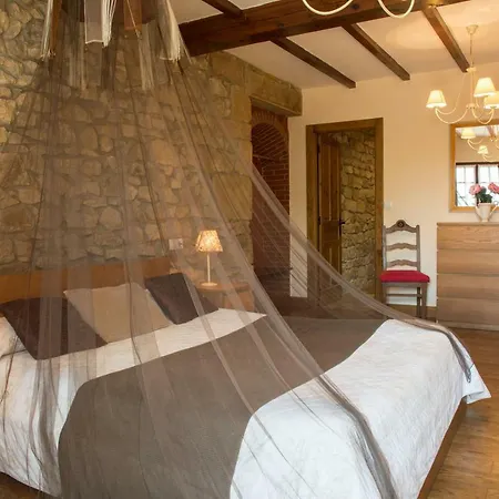 Πανσιόν Trisileja En La Busta